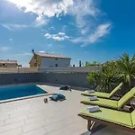 Villa Ol Ju *