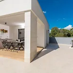 Ol Ju * Pula