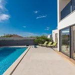 Villa Ol Ju *